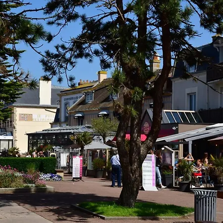 Spacieux Avec Balcon - A 50m De La