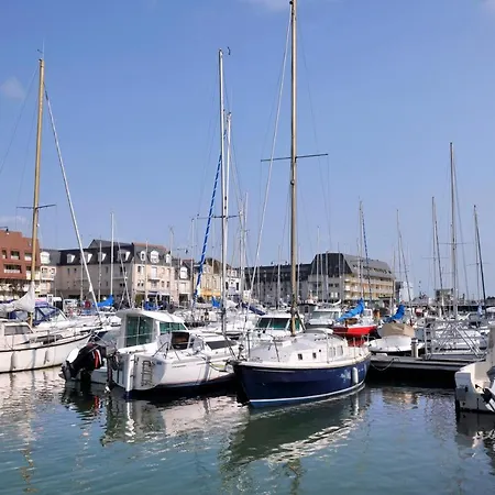 Spacieux Avec Balcon - à 50m De La Courseulles-sur-Mer