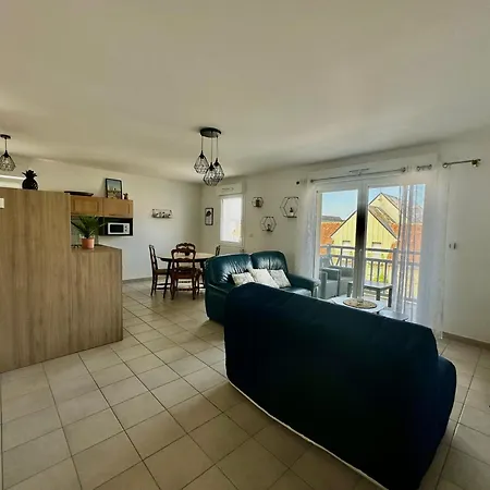 아파트 Spacieux Avec Balcon - A 50m De La