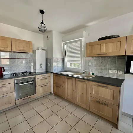 Spacieux Avec Balcon - à 50m De La * Courseulles-sur-Mer