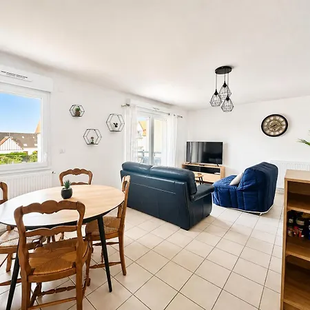 Apartment Spacieux Avec Balcon - A 50m De La
