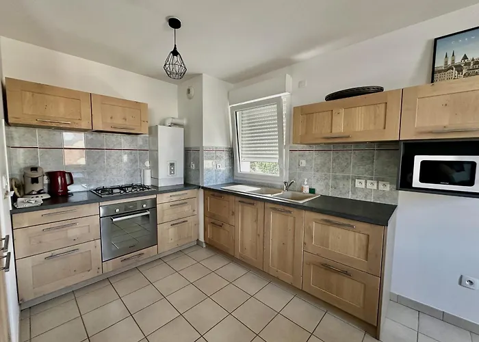 Spacieux Avec Balcon - A 50m De La * Courseulles-sur-Mer